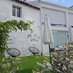 Lar Jardin - Casas Independientes Con Parking Privado