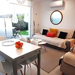 Lar Jardin - Casas Independientes Con Parking Privado 아파트