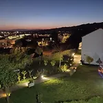 Lar Jardin - Casas Independientes Con Parking Privado
