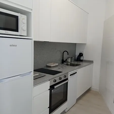 Lar Jardin - Casas Con Parking Privado 公寓 圣地亚哥－德孔波斯特拉