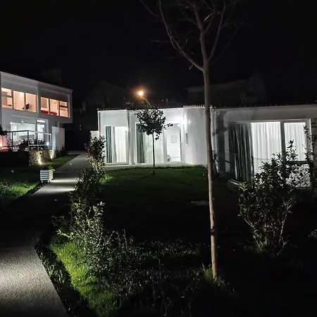 Lar Jardin - Casas Independientes Con Jardin Y Parking Privado Daire Santiago de Compostela
