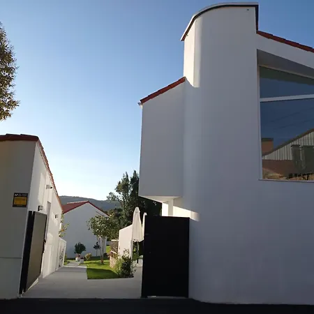 Lar Jardin - Casas Con Parking Privado 公寓 圣地亚哥－德孔波斯特拉