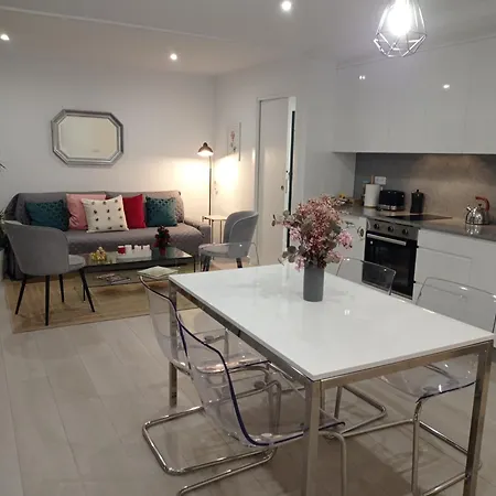 Lar Jardin - Casas Independientes Con Parking Privado アパート *