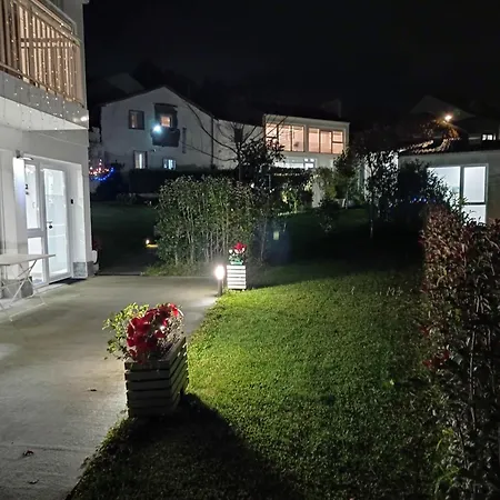 Lar Jardin - Casas Independientes Con Jardin Y Parking Privado