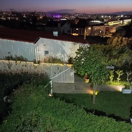 Lar Jardin - Casas Independientes Con Jardin Y Parking Privado Daire Santiago de Compostela