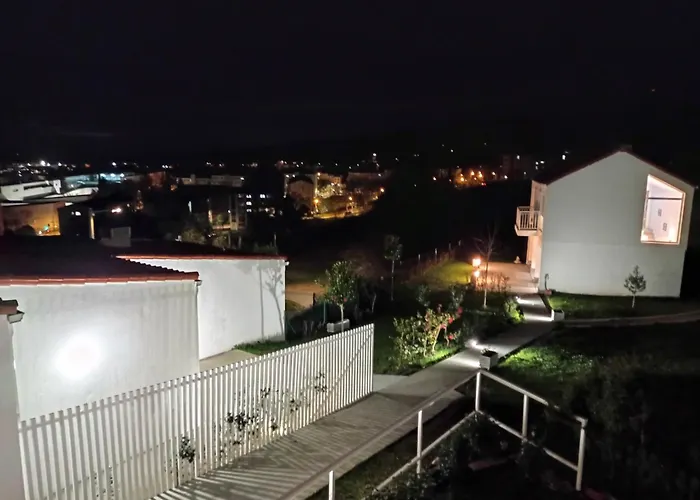Lar Jardin - Casas Independientes Con Parking Privado アパート *
