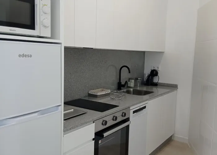 Lar Jardin - Casas Independientes Con Parking Privado アパート サンティアゴ・デ・コンポステーラ