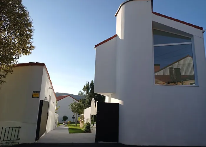 Lar Jardin - Casas Independientes Con Parking Privado アパート サンティアゴ・デ・コンポステーラ