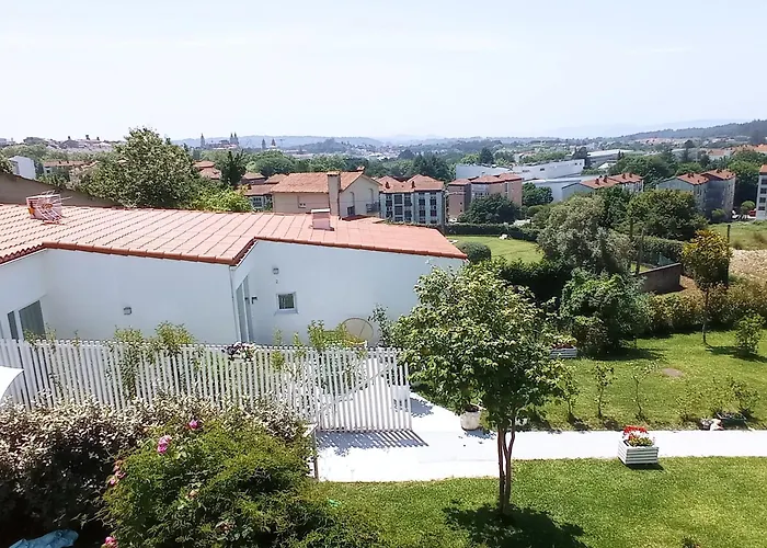 Lar Jardin - Casas Independientes Con Parking Privado