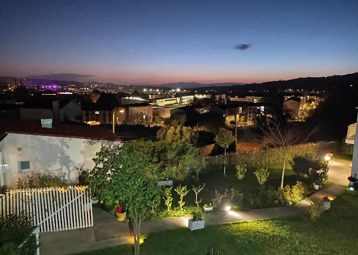 Lar Jardin - Casas Independientes Con Parking Privado アパート *