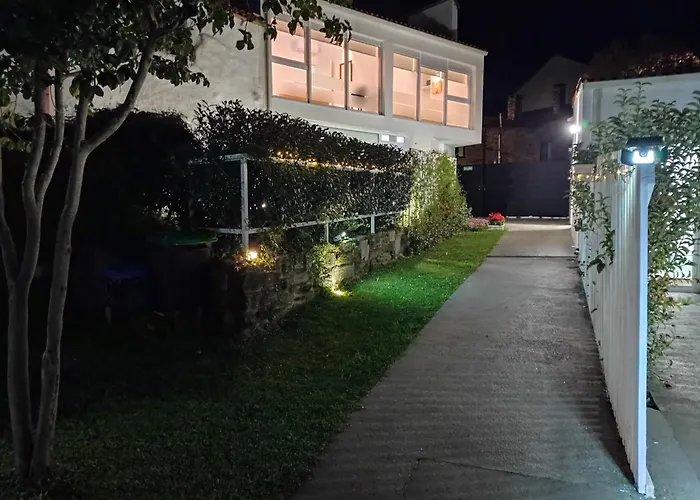 Lar Jardin - Casas Independientes Con Parking Privado サンティアゴ・デ・コンポステーラ