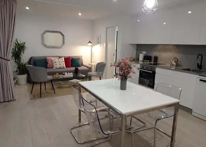 Lar Jardin - Casas Independientes Con Parking Privado アパート *