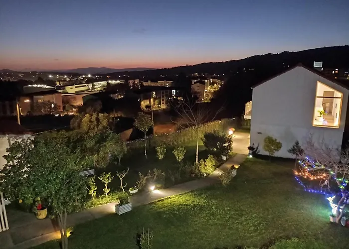 Lar Jardin - Casas Independientes Con Parking Privado